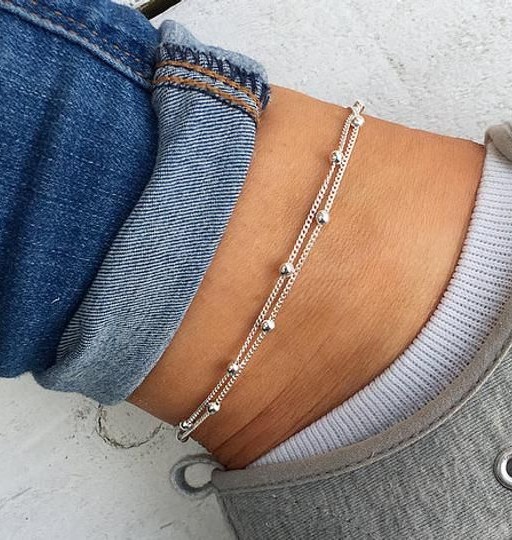 Tobillera con bolitas finas