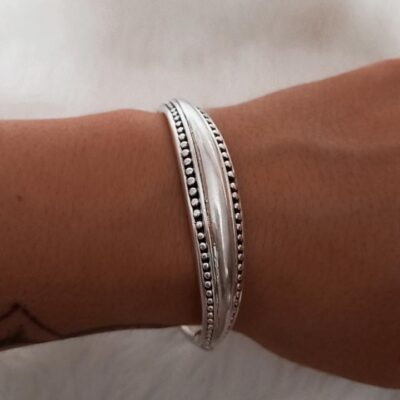 Esclava de plata Inflada labrada