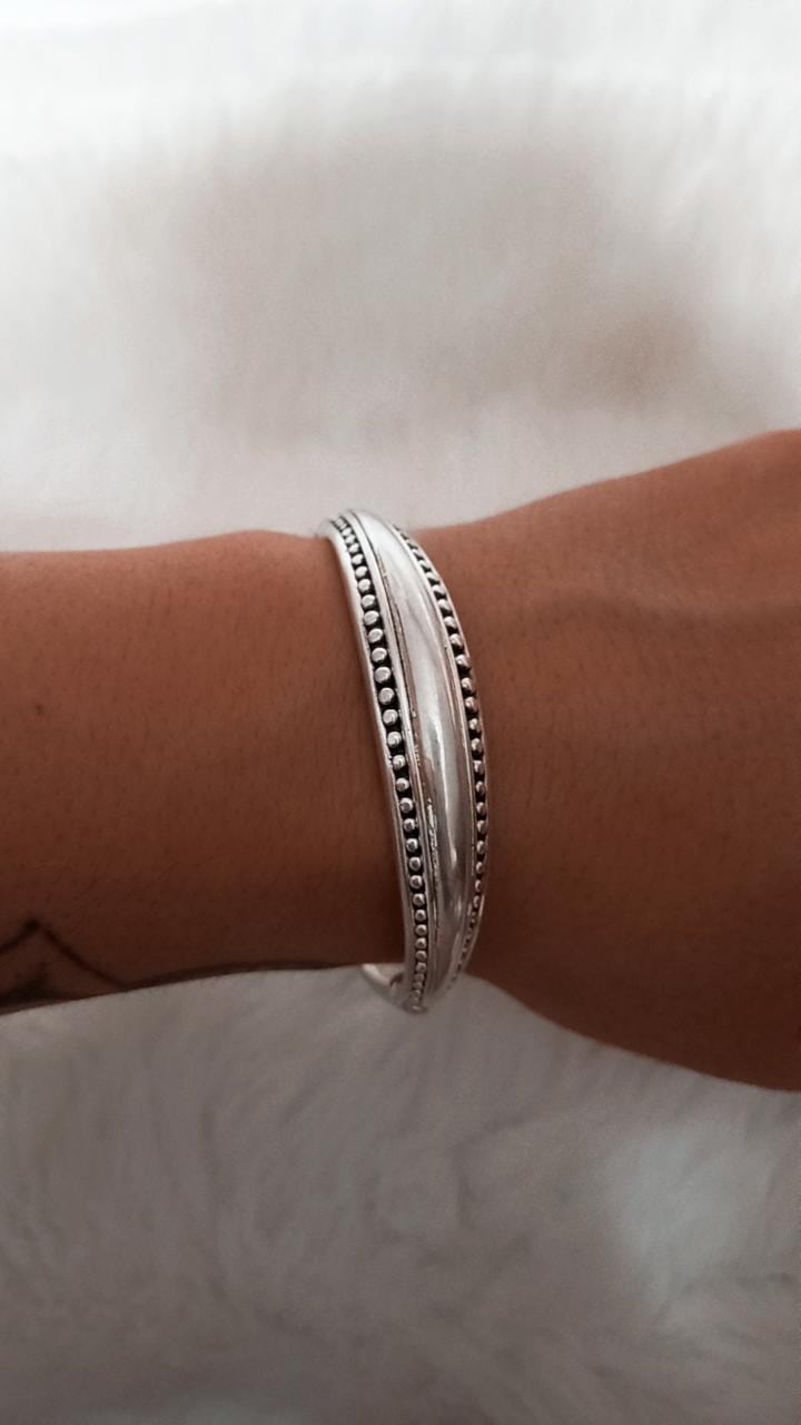 Esclava de plata Inflada labrada