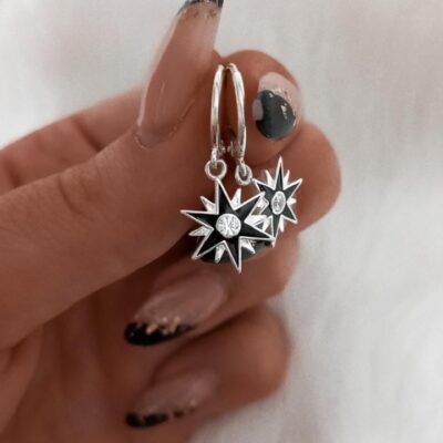 Argolla de plata con dije de estrellada y micropiedras