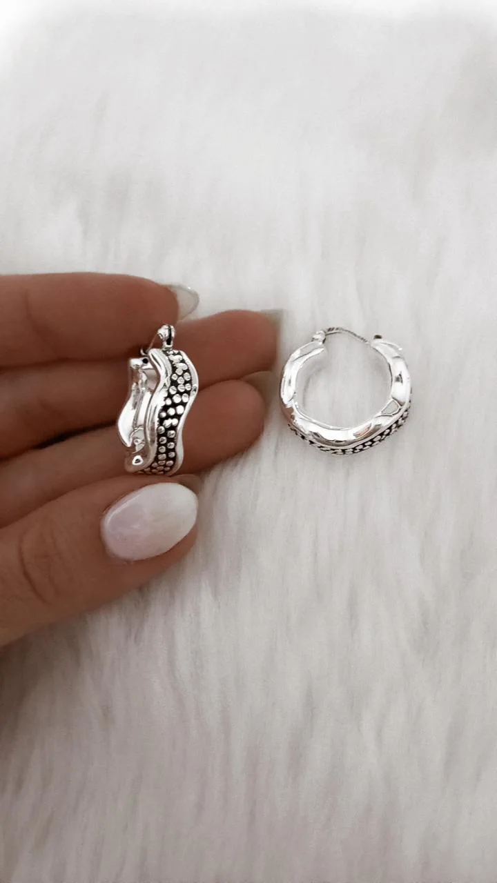 Aros de plata inflada argollas onduladas