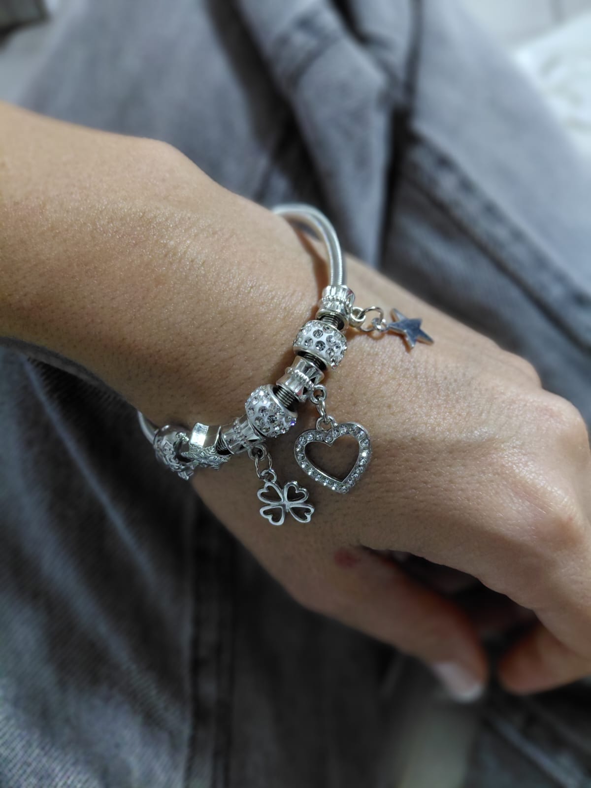 Pulsera pandora con dijes