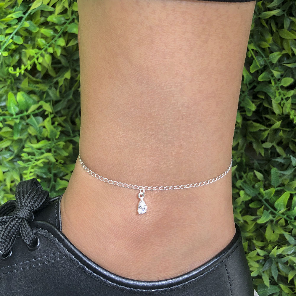 Tobillera cruz con cubic